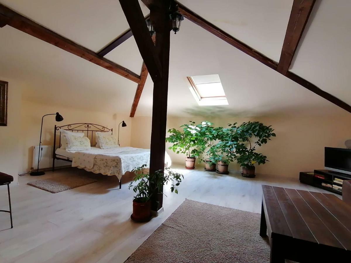 Guest House Verbena อาพริลซี ภายนอก รูปภาพ