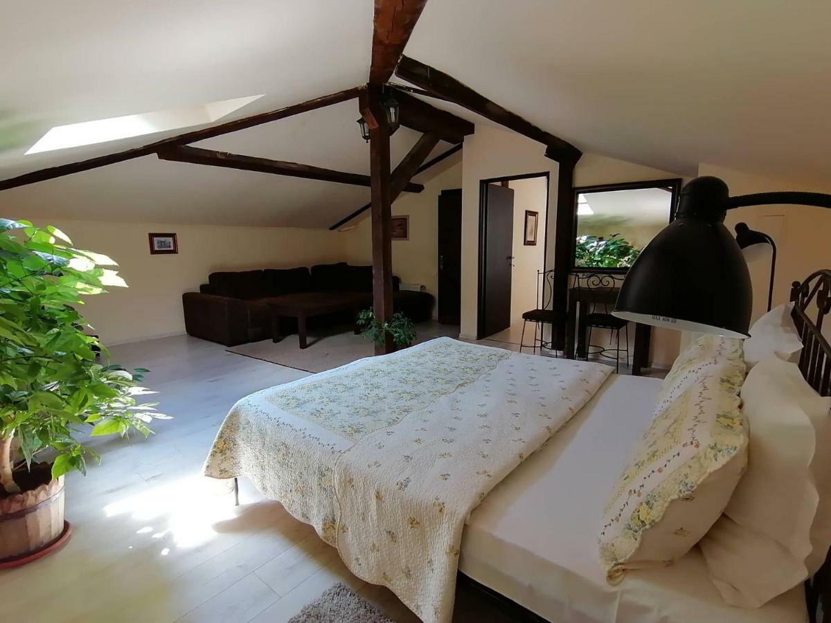 Guest House Verbena อาพริลซี ภายนอก รูปภาพ
